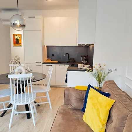 Rakowicka Center Premium With Balcony Near Main Station شقة